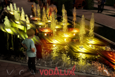 Пешеходный блочный фонтан с засыпкой галькой — дизайн концепция