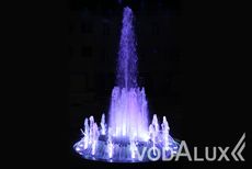 Классический парковый фонтан в городе Байконур