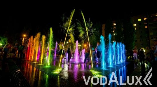 Цветодинамический пешеходный фонтан в Балаково