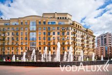 Фонтан на территории нового жилого комплекса в Санкт-Петербурге