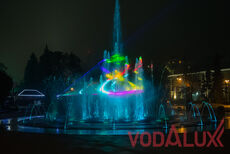 Пешеходный цветомузыкальный фонтан на площади в Курске