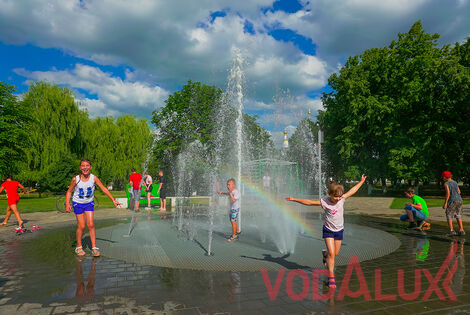 Цветомузыкальный фонтан на территории детского парка в Орле