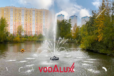 Установка плавающего фонтана в московском парке