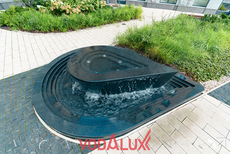 Два новых гранитных фонтана в парадном дворе элитного ЖК