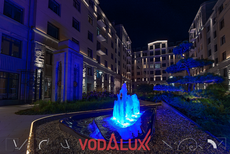 Два новых гранитных фонтана в парадном дворе элитного ЖК